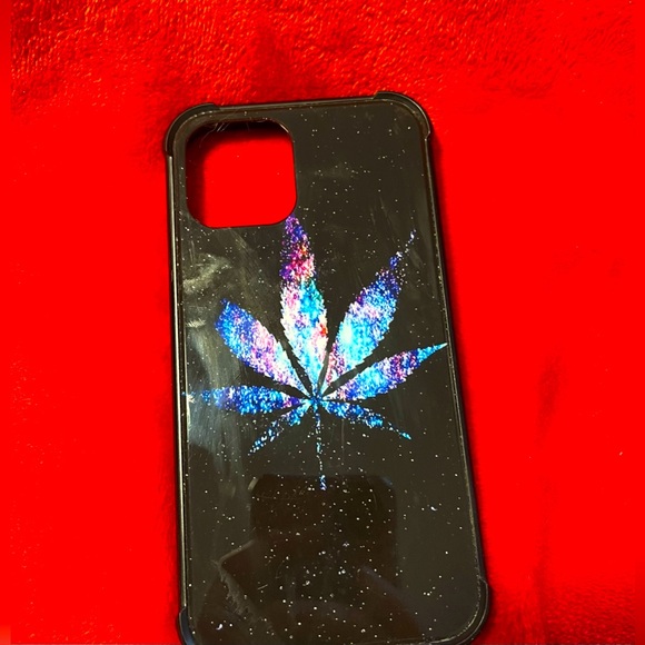 🪁5/$10🪁 Leaf iPhone 12/12 Pro Case - Picture 4 of 10